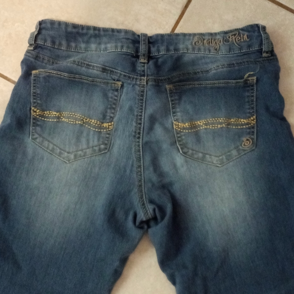 Skinny jean capris - Picture 3 of 4